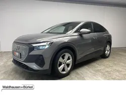 Grau Gebraucht 2022 Audi Q4 Sportback e-tron Sport SUV | 34.500 € (Etwas zu teuer)