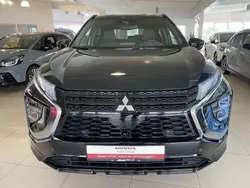 Dunkel schwarz metallic Gebraucht 2022 Mitsubishi Eclipse Cross Plus SUV | 25.990 € (Fairer Preis)