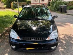 Schwarz Gebraucht 2004 Ford Focus Kombi | 1.100 €