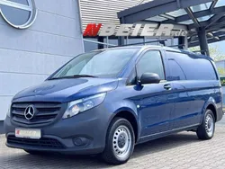 Blau (stahlblau) Gebraucht 2022 Mercedes Vito Van / Kleinbus | 26.168 €