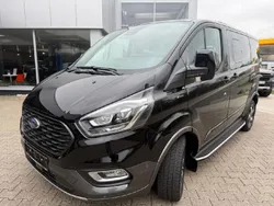 Schwarz Gebraucht 2022 Ford Tourneo Kombi | 40.290 €