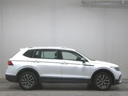 Weiss Gebraucht 2022 VW Tiguan Allspace Life SUV | 27.680 € (Superpreis)