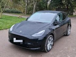 Schwarz Gebraucht 2023 Tesla Model Y Standard Range SUV | 32.000 € (Fairer Preis)