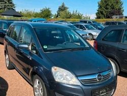 Blau Gebraucht 2009 Opel Zafira Edition Van / Kleinbus | 3.999 € (Etwas zu teuer)