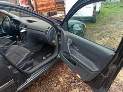 Schwarz Gebraucht 2004 Renault Laguna II Kombi | 1.200 € (Fairer Preis)