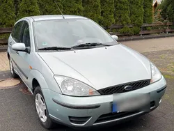 Grün Gebraucht 2004 Ford Focus Limousine | 700 € (Guter Preis)