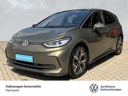 Dark olivine green metallic Gebraucht 2024 VW ID.3 Pro Kleinwagen | 46.990 €