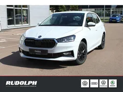 Weiss Neu 2025 Skoda Kamiq Tour SUV | 29.990 € (Etwas zu teuer)