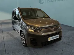 Grau Gebraucht 2023 Fiat e-Doblò Van / Kleinbus | 27.480 € (Guter Preis)