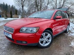 Rot Gebraucht 2004 Volvo V50 Momentum Kombi | 3.600 € (Etwas zu teuer)