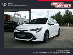 Weiß Gebraucht 2022 Toyota Corolla Hybrid Business Edition Limousine | 22.315 € (Etwas zu teuer)