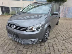Grau Gebraucht 2010 VW Touran Comfortline Van / Kleinbus | 7.190 € (Etwas zu teuer)