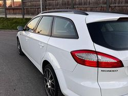 Weiß Gebraucht 2009 Ford Mondeo Ambiente Kombi | 5.800 € (Teuer)