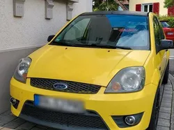 Gelb Gebraucht 2007 Ford Fiesta Kleinwagen | 2.900 € (Teuer)