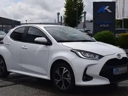 Weiß Gebraucht 2024 Toyota Yaris Business Edition Limousine | 21.890 € (Superpreis)