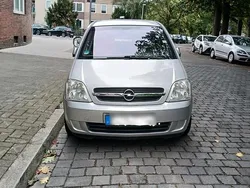 Silber Gebraucht 2005 Opel Meriva Van / Kleinbus | 2.500 € (Etwas zu teuer)