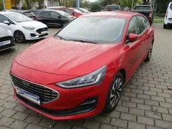 Rot Gebraucht 2023 Ford Focus Titanium Limousine | 24.990 € (Fairer Preis)
