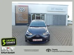 Grau Gebraucht 2022 Toyota Aygo X-play Kleinwagen | 10.490 €
