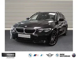 Saphirschwarz metallic Gebraucht 2022 BMW 330e Efficient Dynamics Kombi | 31.900 € (Etwas zu teuer)