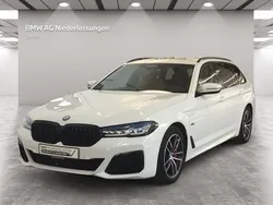 Weiß Gebraucht 2023 BMW 530e M Sport Kombi | 45.900 € (Teuer)