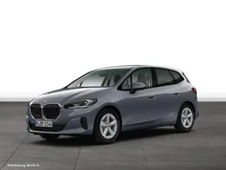 Grau Gebraucht 2024 BMW 216 Active Tourer Van / Kleinbus | 30.090 € (Fairer Preis)