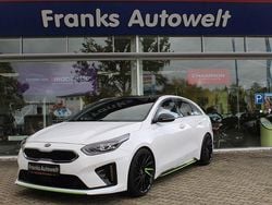 Weiß Gebraucht 2019 Kia ProCeed GT Kleinwagen | 18.900 €