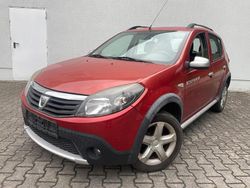 Rot Gebraucht 2011 Dacia Sandero Kleinwagen | 2.499 €