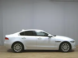 Fuji white Gebraucht 2018 Jaguar XE Pure Limousine | 12.780 € (Superpreis)