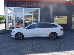 Weiß Gebraucht 2018 Skoda Superb SportLine Kombi | 14.990 € (Guter Preis)