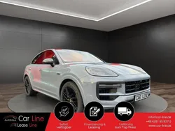 Grau (arktikgrau) Gebraucht 2024 Porsche Cayenne Turbo SUV | 184.950 €