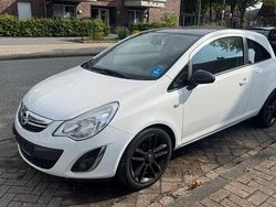 Weiß Gebraucht 2012 Opel Corsa Color Edition Kleinwagen | 3.950 € (Fairer Preis)