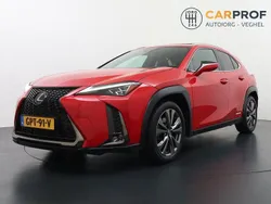 Rot Gebraucht 2020 Lexus UX 250h Sport Line SUV | 27.995 € (Teuer)