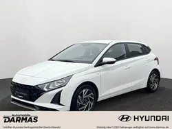 Weiß Gebraucht 2024 Hyundai i20 Trend Limousine | 18.490 € (Guter Preis)
