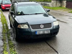 Blau Gebraucht 2003 VW Passat Kombi | 900 € (Fairer Preis)