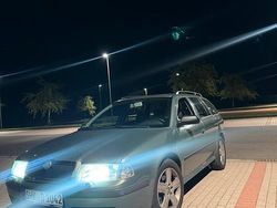 Grün Gebraucht 2002 Skoda Octavia Kombi | 2.490 €