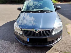 Grau Gebraucht 2011 Skoda Fabia Active Kleinwagen | 4.000 € (Fairer Preis)
