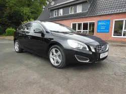 Black sapphire / metallic Gebraucht 2011 Volvo V60 Summum Kombi | 10.999 € (Fairer Preis)