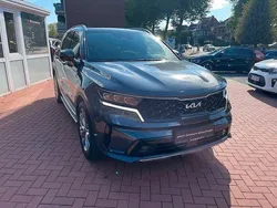 Grau Gebraucht 2023 Kia Sorento Platinum SUV | 46.990 € (Etwas zu teuer)