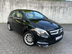 Schwarz Gebraucht 2016 Mercedes B200 Van / Kleinbus | 15.490 € (Fairer Preis)