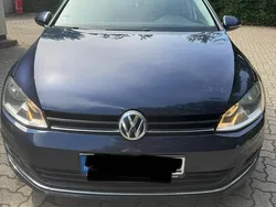 Blau Gebraucht 2016 VW Golf VII Kombi | 8.800 € (Teuer)