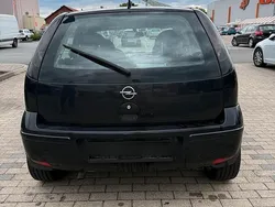 Schwarz Gebraucht 2005 Opel Corsa Kleinwagen | 900 € (Guter Preis)