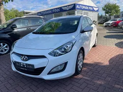 Creamy white Gebraucht 2013 Hyundai i30 Classic Kleinwagen | 6.700 € (Fairer Preis)