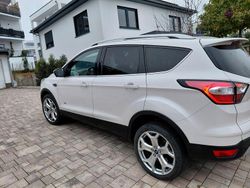 Weiß Gebraucht 2018 Ford Kuga Titanium SUV | 11.400 € (Guter Preis)