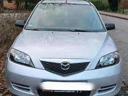 Silber Gebraucht 2004 Mazda 2 Kleinwagen | 1.700 €