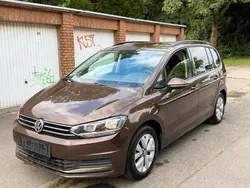 Braun Gebraucht 2016 VW Touran Van / Kleinbus | 13.500 € (Guter Preis)