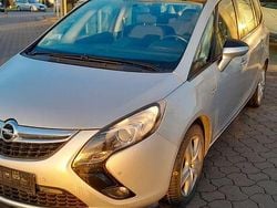 Silber Gebraucht 2016 Opel Zafira Tourer Edition Van / Kleinbus | 6.200 € (Guter Preis)