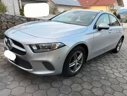 Grau Gebraucht 2020 Mercedes A180 Limousine | 17.699 € (Fairer Preis)