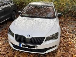 Weiß Gebraucht 2017 Skoda Superb SportLine Limousine | 20.500 € (Superpreis)