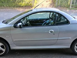 Silber Gebraucht 2004 Peugeot 206 CC Cabrio | 2.650 € (Etwas zu teuer)