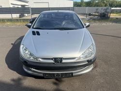 Grau Gebraucht 2002 Peugeot 206 CC Platinum Cabrio | 1.750 € (Fairer Preis)